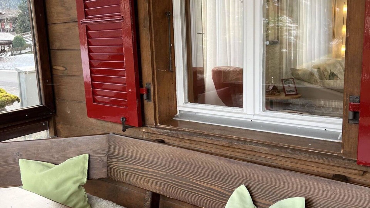 Ruedisbach Apartment | Lovely apartment for 8 people with WIFI, hot tub, TV, balcony and pets allowed