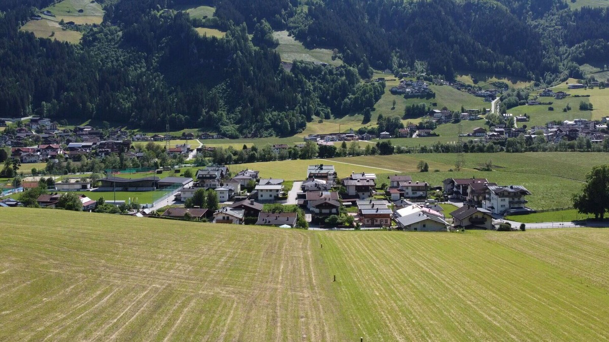 Schwendau Apartment | Lovely apartment for 6 guests with WIFI, TV, balcony, pets allowed and parking