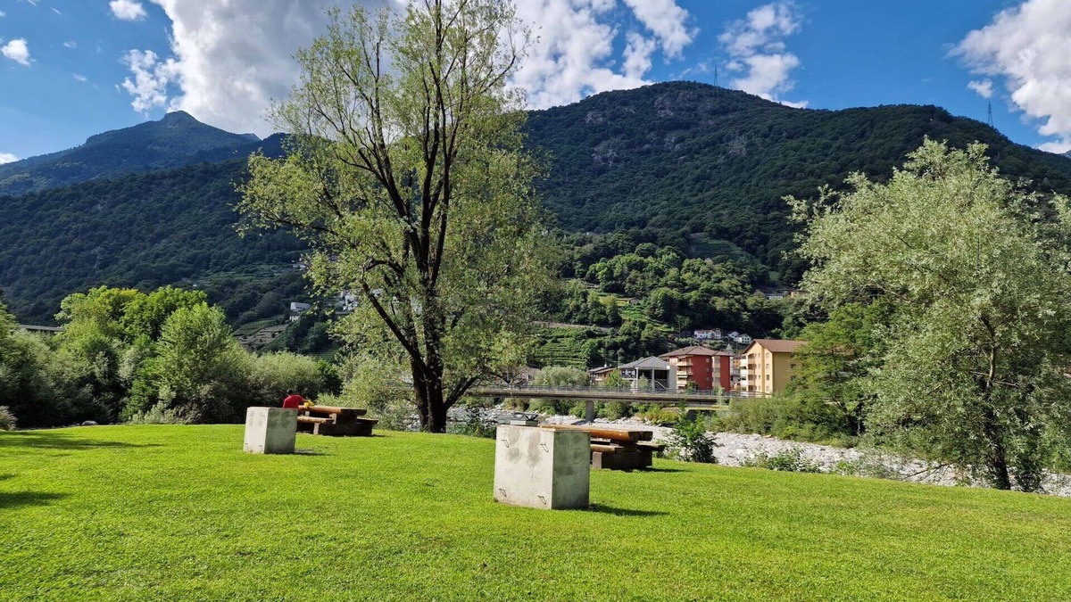 Roveredo Apartment | Lovely apartment for 4 people with terrace, panoramic view and parking