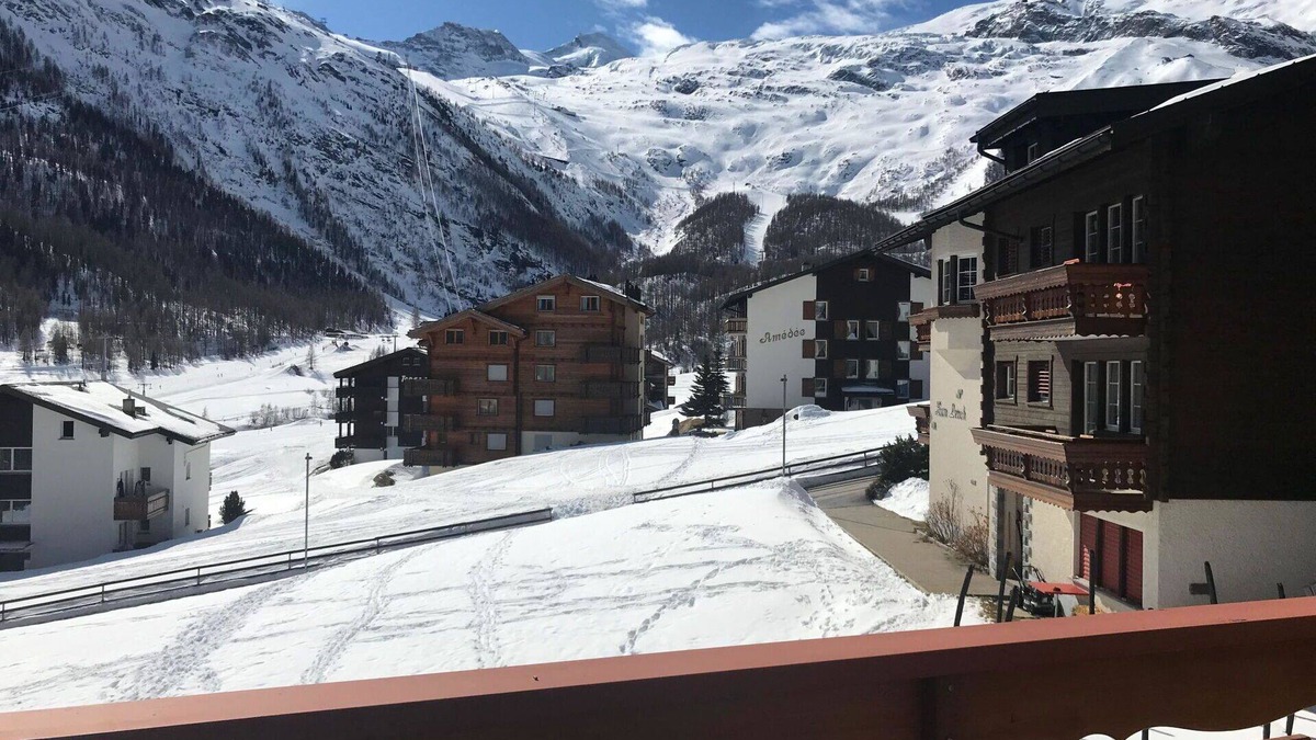 Saas-Fee Apartment | Lovely apartment for 6 people with WIFI, TV and balcony