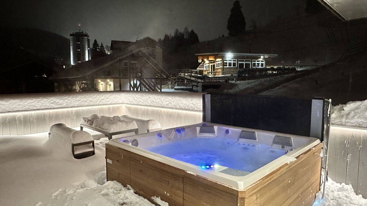 Pec pod Snezkou Apartment | Lovely apartment for 6 guests with hot tub, WIFI, TV, terrace, panoramic view and parking