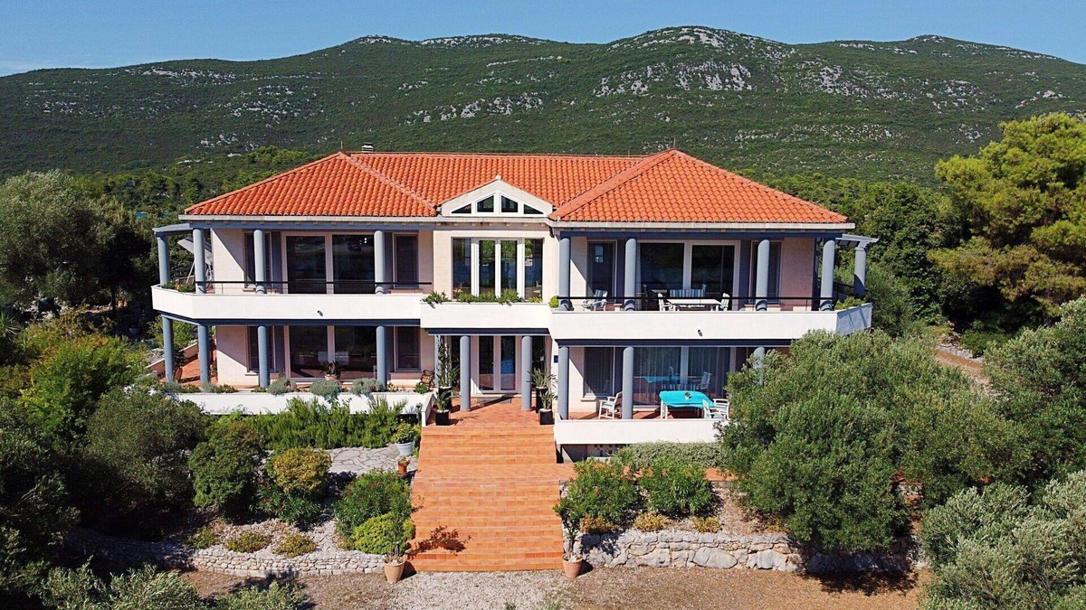Mali Ston Apartment | Lovely apartment for 8 guests with hot tub, WIFI, A/C, TV and terrace