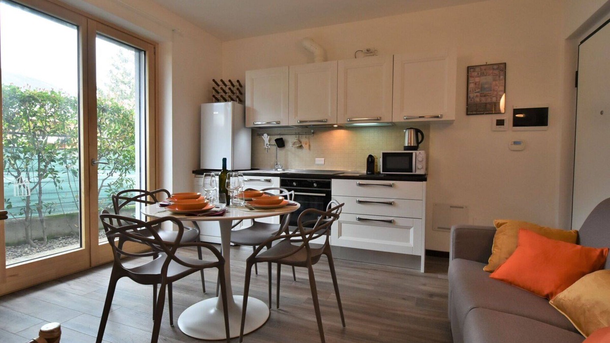 Morbegno Apartment | Lovely apartment for 4 guests with A/C, WIFI, TV, pets allowed and parking