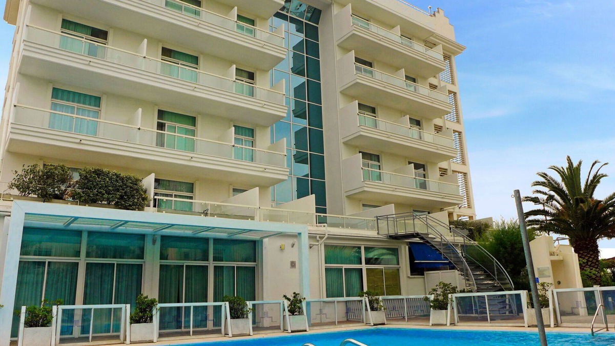 Marina di Vasto Apartment | Lovely apartment for 4 guests with A/C, WIFI, pool, TV, patio, pets allowed and parking