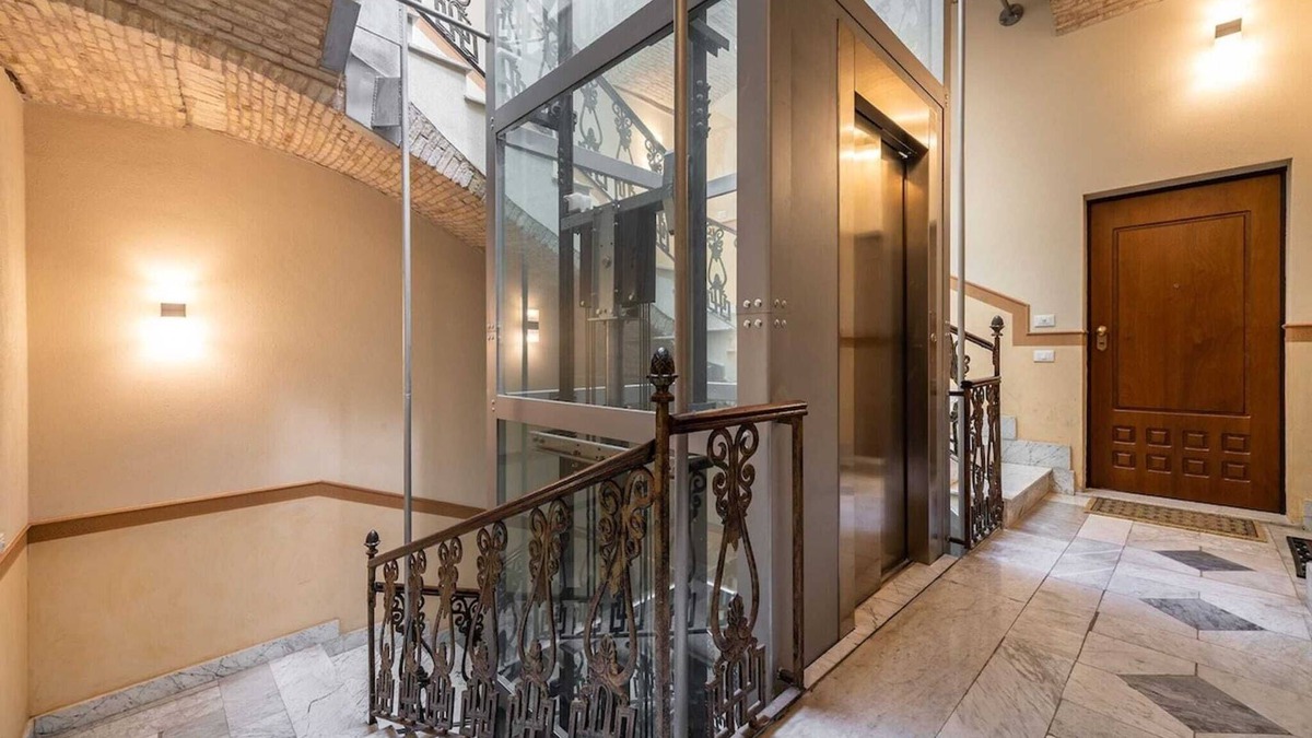 Historic Castle District Apartment | Lovely apartment fot 2 at side of Duomo in Castello district