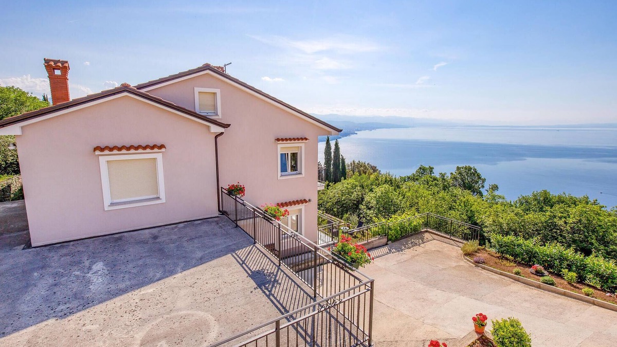 Pobri Apartment | Lovely apartment in Bregi with WiFi
