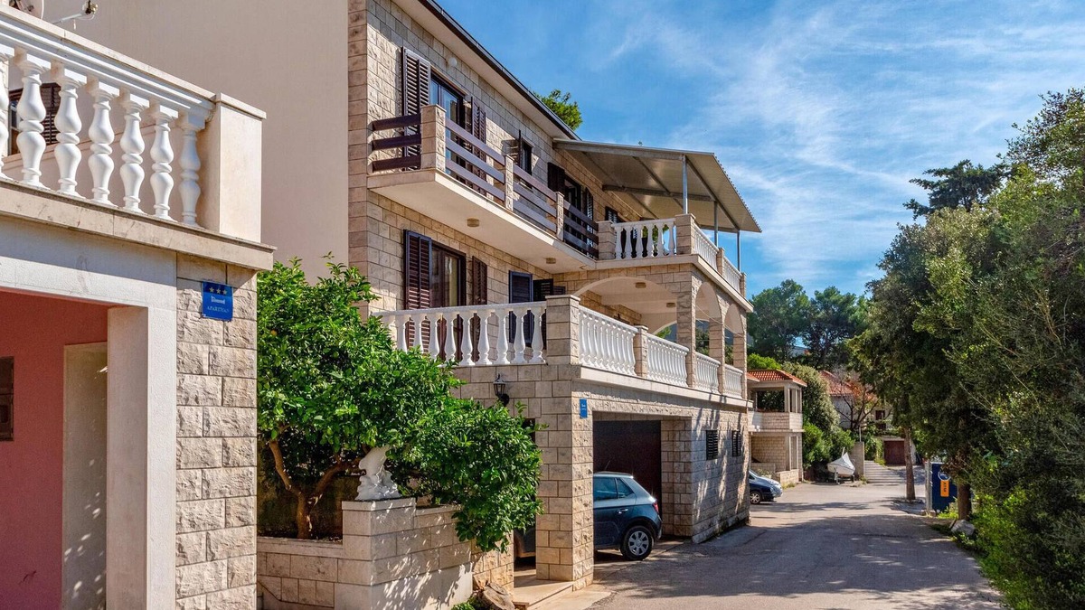 Zavalatica Apartment | Lovely apartment in Cara with WiFi