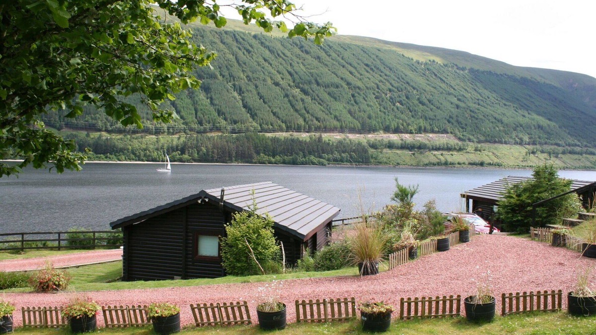 South Laggan House | Lovely apartment in villa for 4 guests with TV and parking