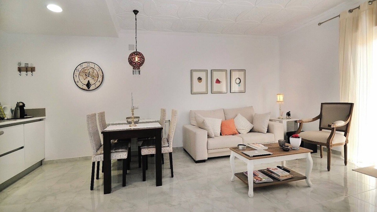 Eixample Apartment | Lovely Apartment In Girona City Centre 10 Minutes Walk To The Old Town