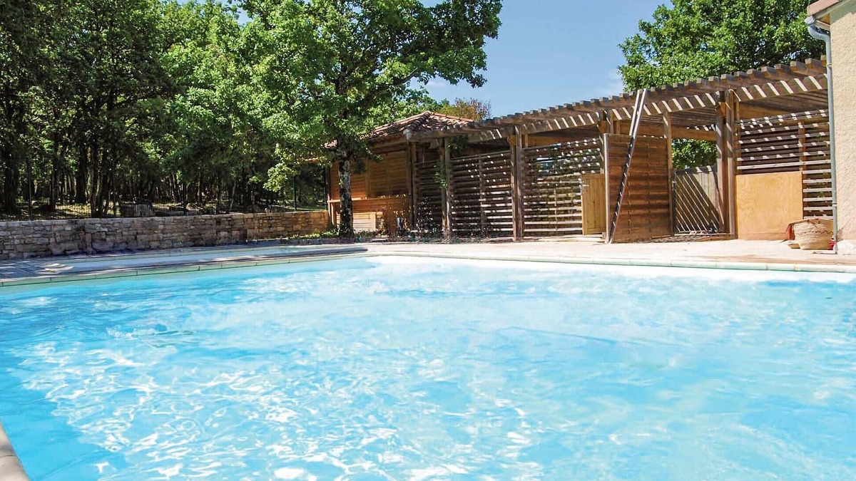 Gramat Apartment | Lovely apartment in Gramat with WiFi