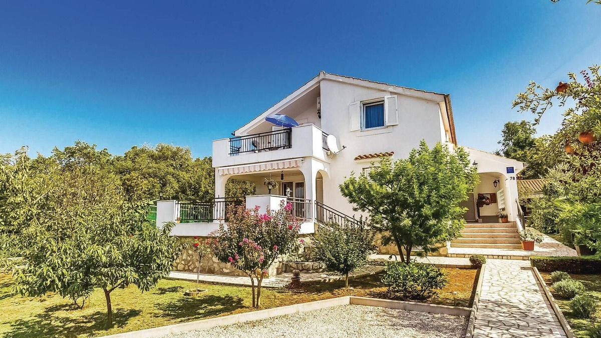 Brzac Apartment | Lovely apartment in Krk with WiFi