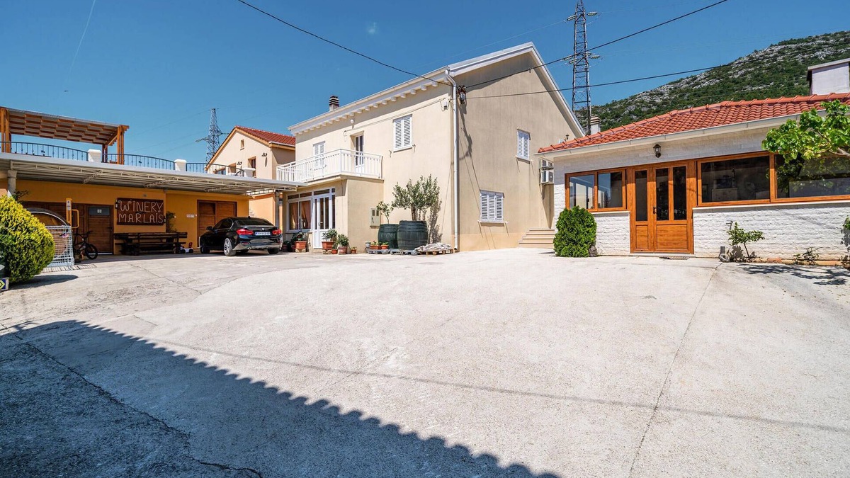 Metohija Apartment | Lovely apartment in Ponikve