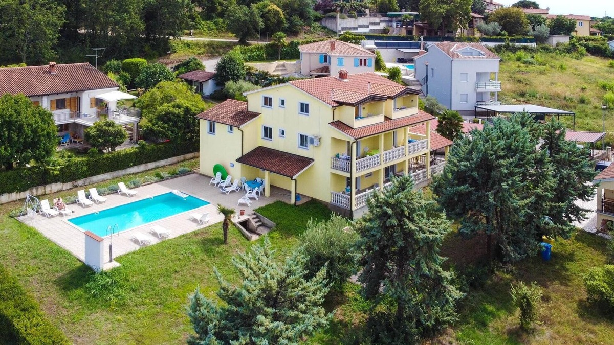 Mugeba Apartment | Lovely apartment in Porec with WiFi