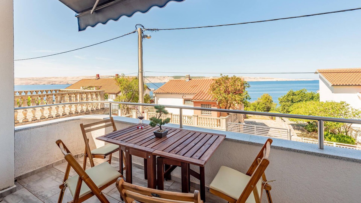 Prizna Apartment | Lovely apartment in Prizna with WiFi