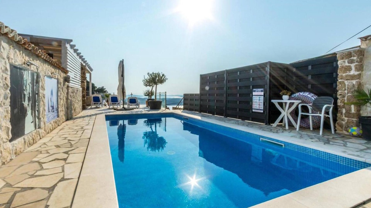 Meterize Apartment | Lovely apartment in Sibenik with sauna