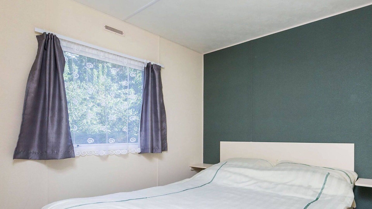 Noordoostelijk van Schaarsbergen House | Lovely apartment in villa for 6 guests with pool, WIFI, TV, terrace, pets allowed and parking