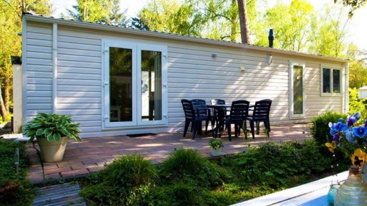 Schaarsbergen House | Lovely apartment in villa for 4 people with WIFI, pool, TV and terrace