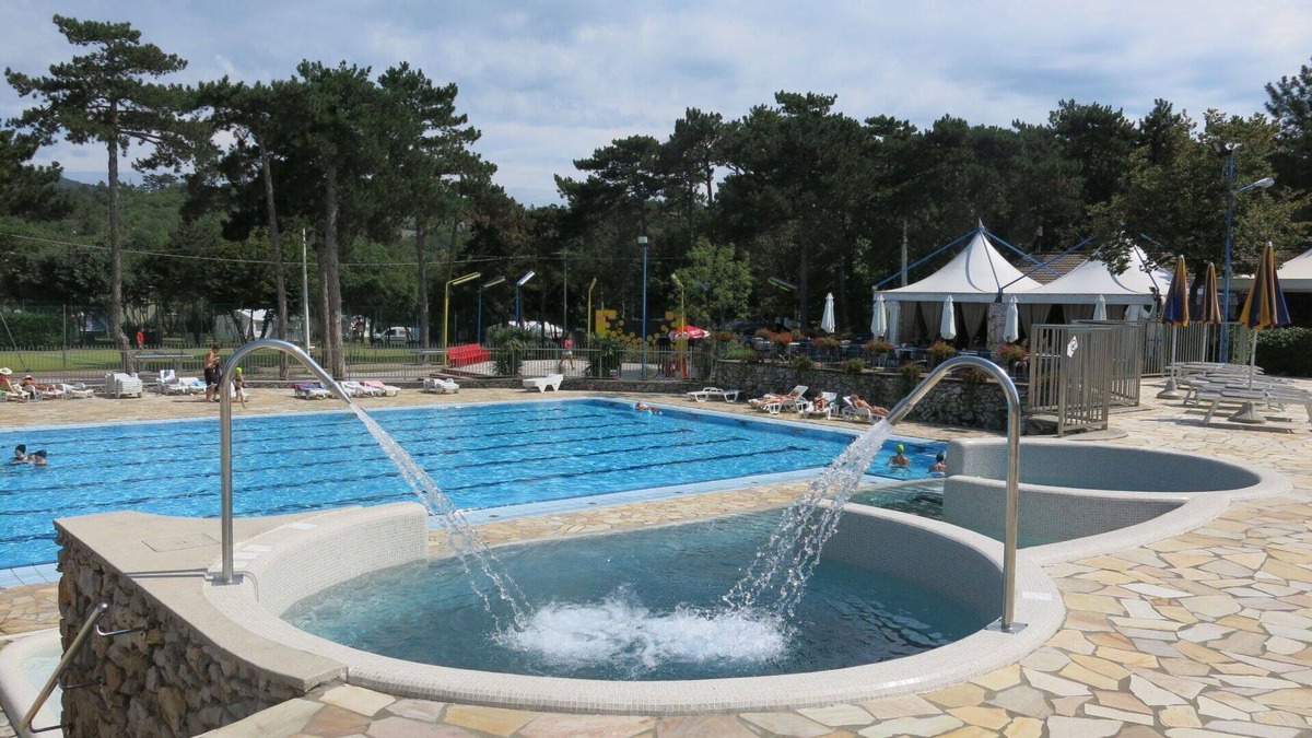 Sistiana House | Lovely apartment in villa for 4 people with pool, A/C, WIFI, TV, terrace and parking