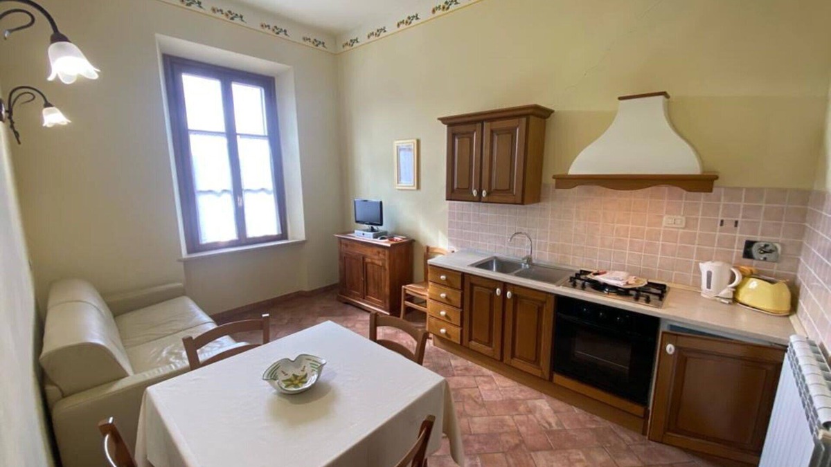 Casole d'Elsa House | Lovely apartment in villa for 6 people with pool, WIFI, TV, patio and panoramic view