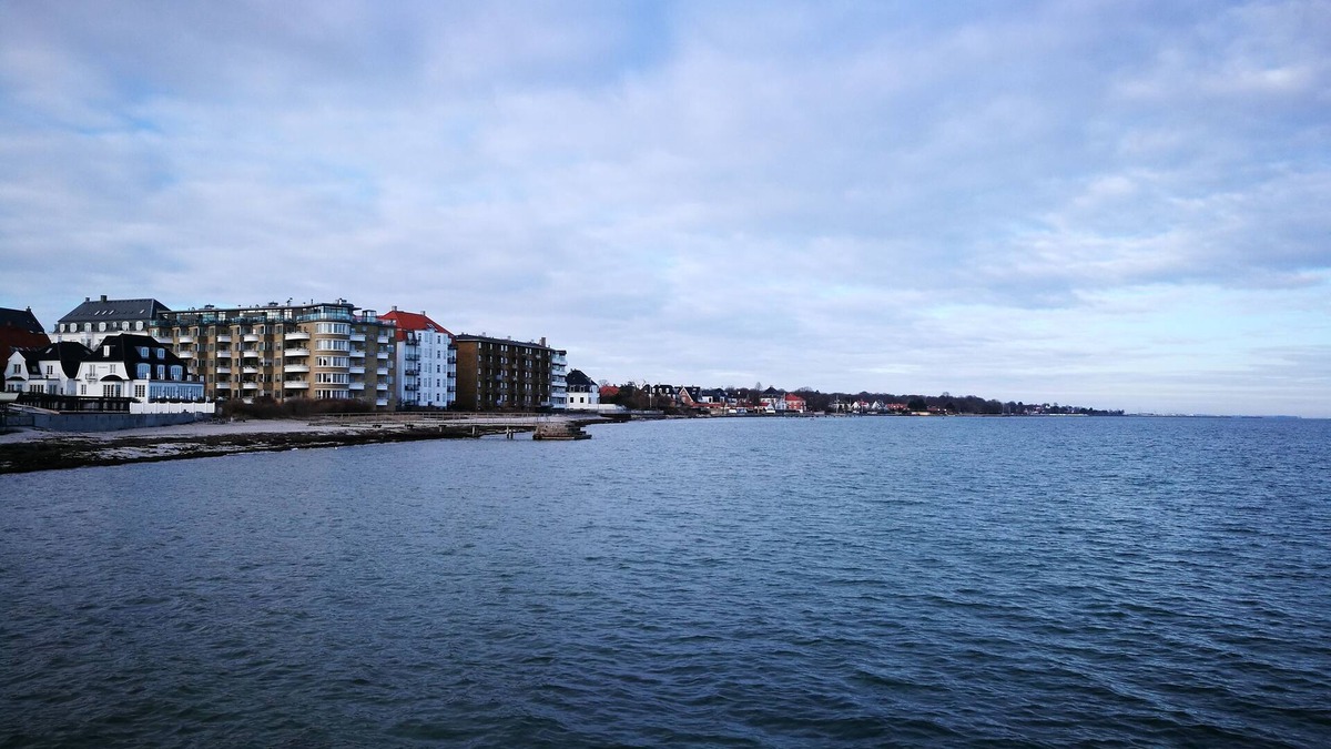 Strandvejen Condo | Lovely apartment near beach and park.