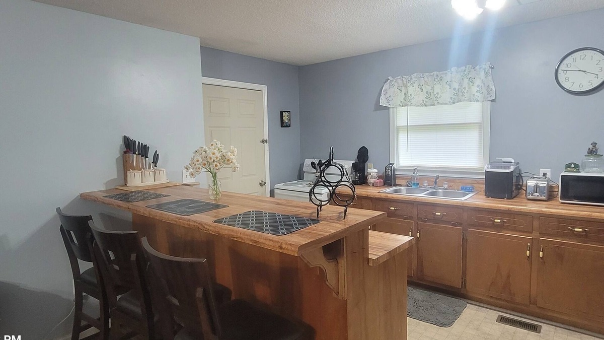 Adairsville Apartment | Lovely apartment with AC in charming calhoun Gan5 miles from I75 and Bucees.