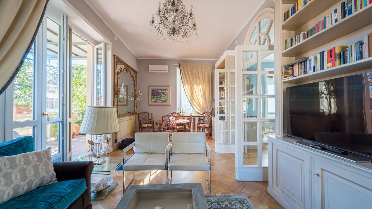 Cit Turin Apartment | Lovely apartment with furnished terrace