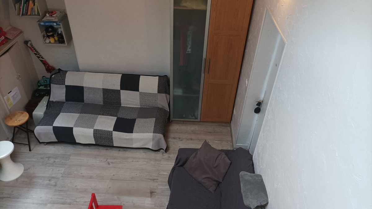 Quartier de la Goutte-d'Or Apartment | Lovely apartment with high ceilings near Montmartre.