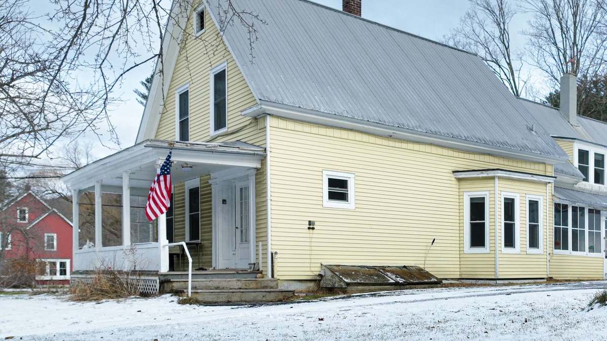 Rochester Apartment | Lovely apartment with firepit, patio, forest views, skiing, & washer/dryer