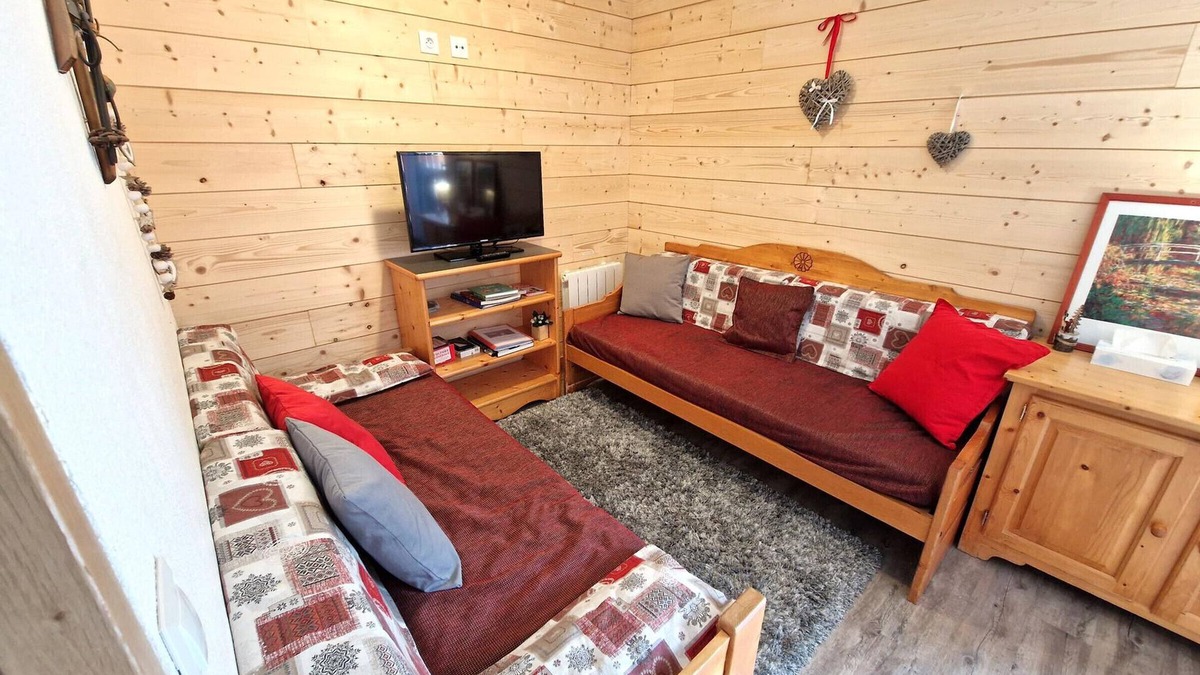 Valfrejus Apartment | Lovely apt for 8, 3 bedrms, central Valfréjus