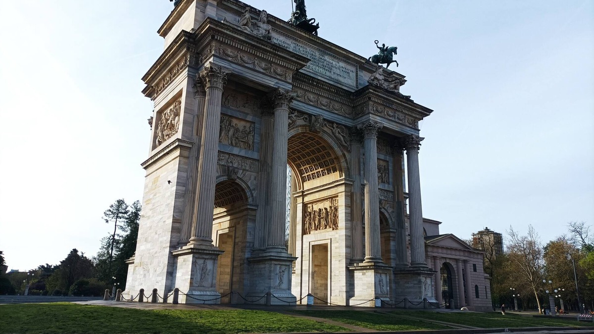Milan Apartment | Lovely Arch Milano