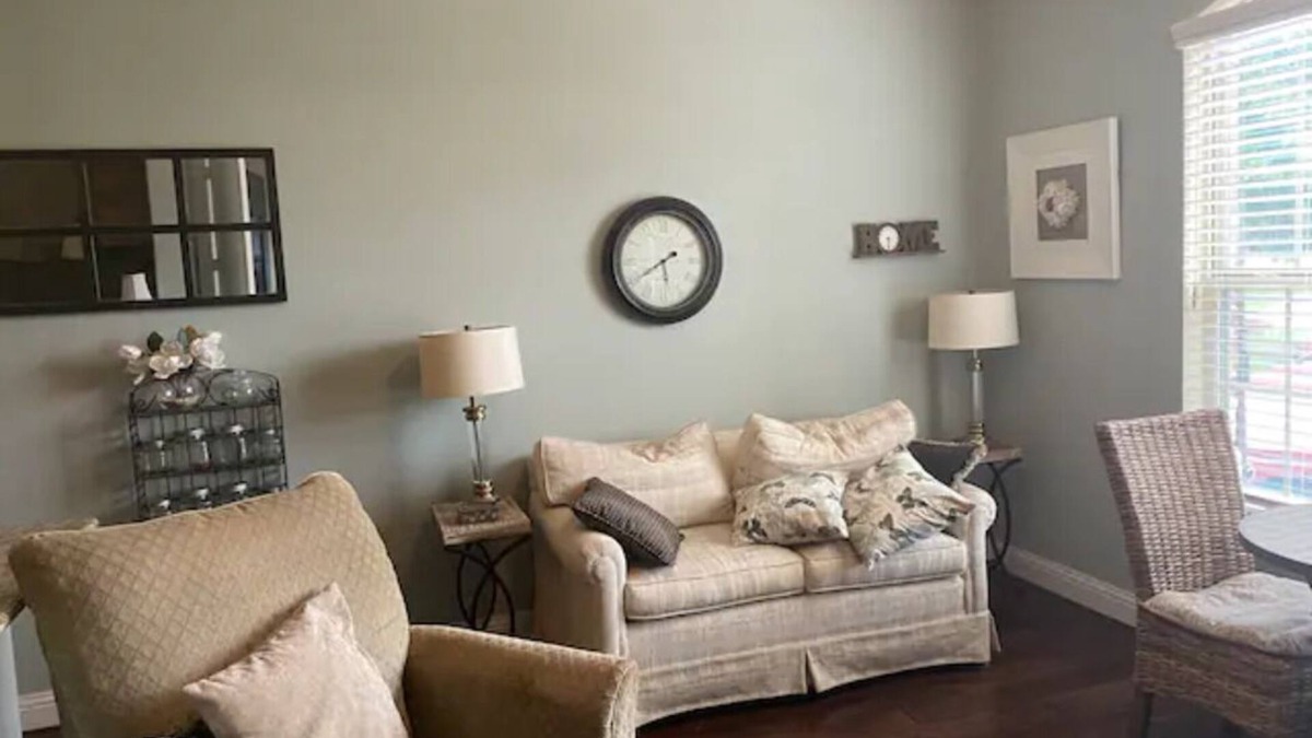 Trophy Club Cottage | Lovely Attached Apartment in the Suburbs!