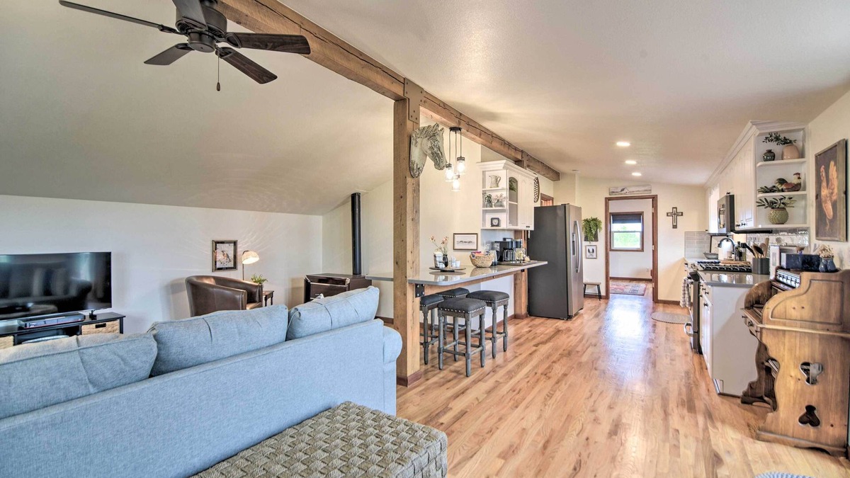 Fort Collins Apartment | Lovely Barn Loft w/Mountain Views on Horse Estate