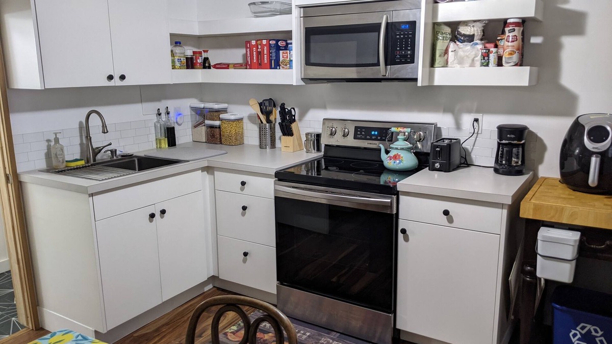 Nampa Apartment | Lovely basement apartment with covered outdoor patio.