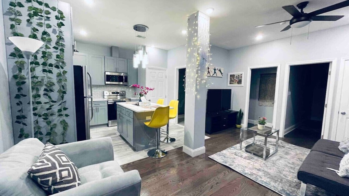 Washington Square West Apartment | Lovely Beautiful 2BR Apt in Center City