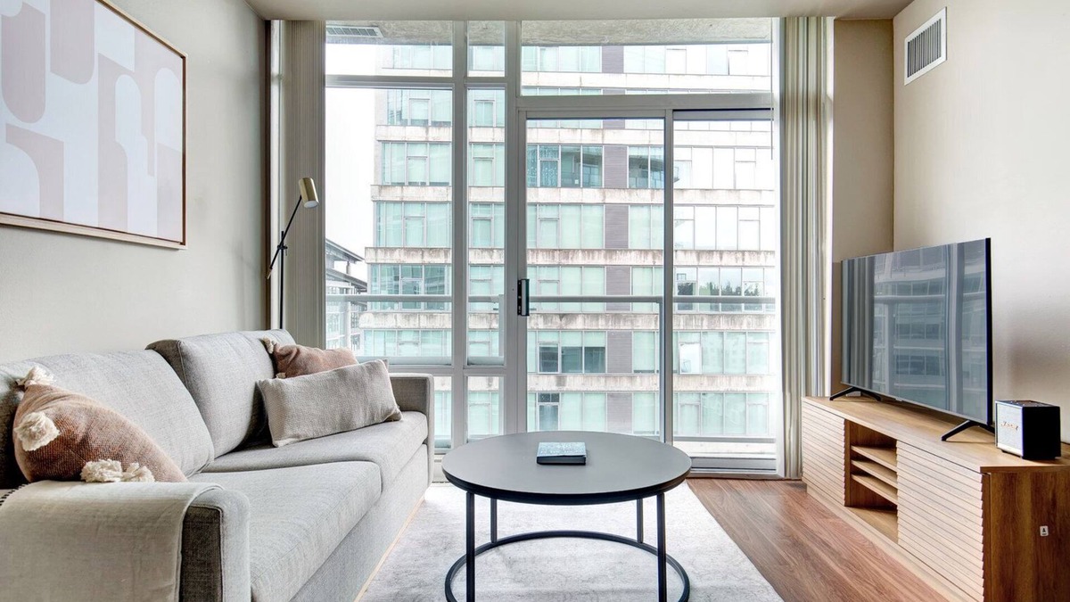 Northwest Bellevue Apartment | Lovely Bellevue 2BR w/Gym, W/D & Roof Deck, near Downtown, by Blueground