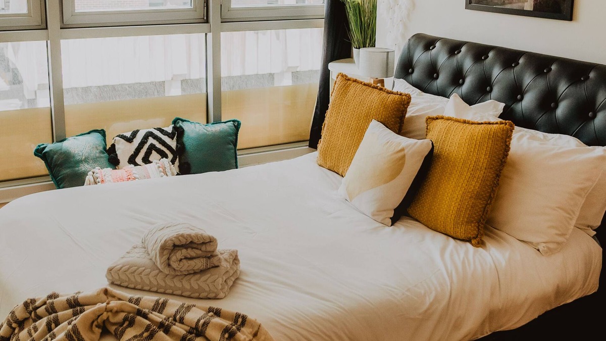 City Centre Glasgow Apartment | Lovely Bohemian Apartment in Heart of City Life