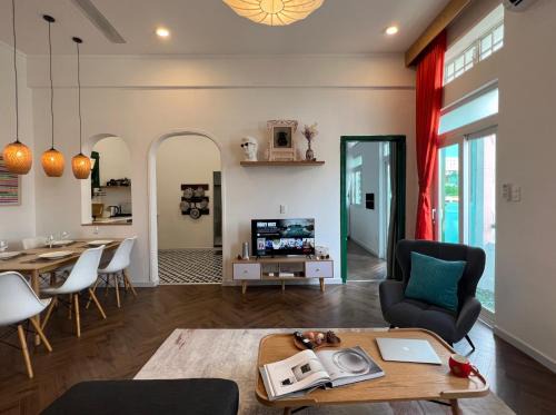 Dong Khoi Apartment | Lovely Boho Apt at Nguyen Hue by Circadian
