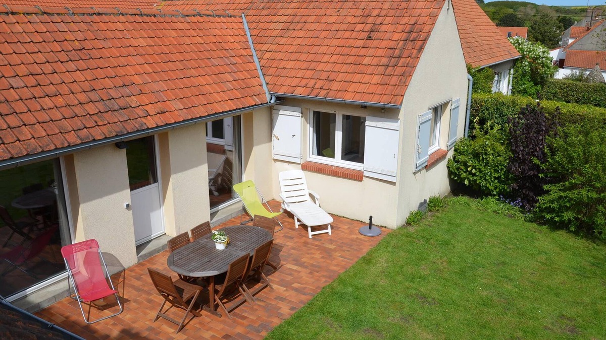 Wissant House | Lovely bright house with enclosed garden 5 minutes walk from the beach