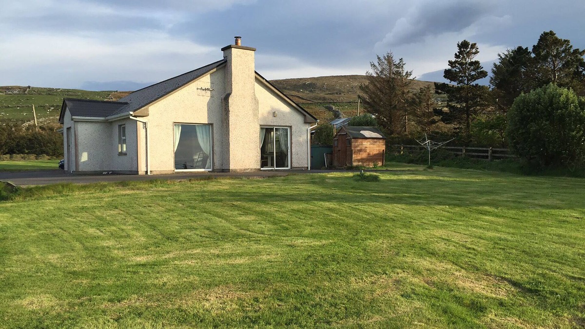 Killadoon Cottage | Lovely Bungalow Featuring Panoramic Ocean And Mountain Views.