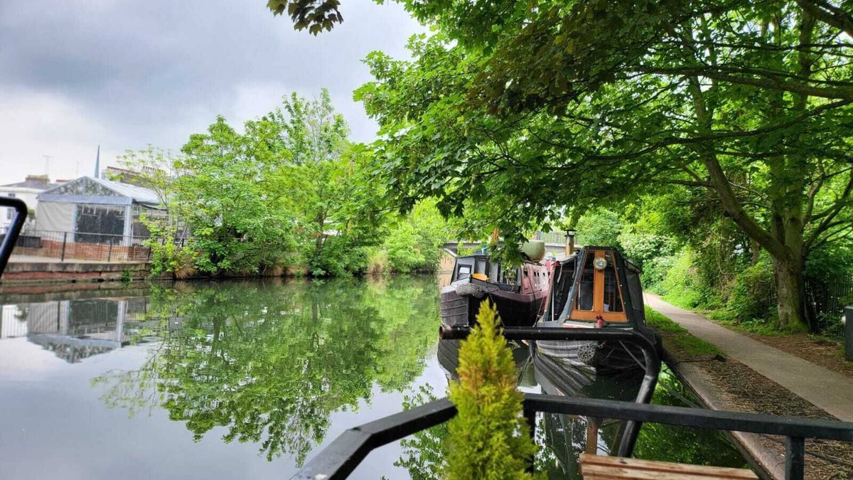 Little Venice Boat Rental | Lovely Canal Boat in Little Venice for Family & Friends