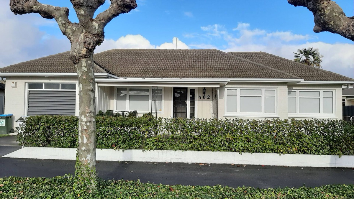 Hastings House | Lovely clean, comfortable, 3 bedroom family home in Central Hastings.