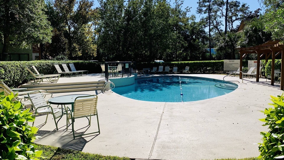 Demere Park Condo | Lovely Condo in Gated Harbour Oaks walking distance to the Village