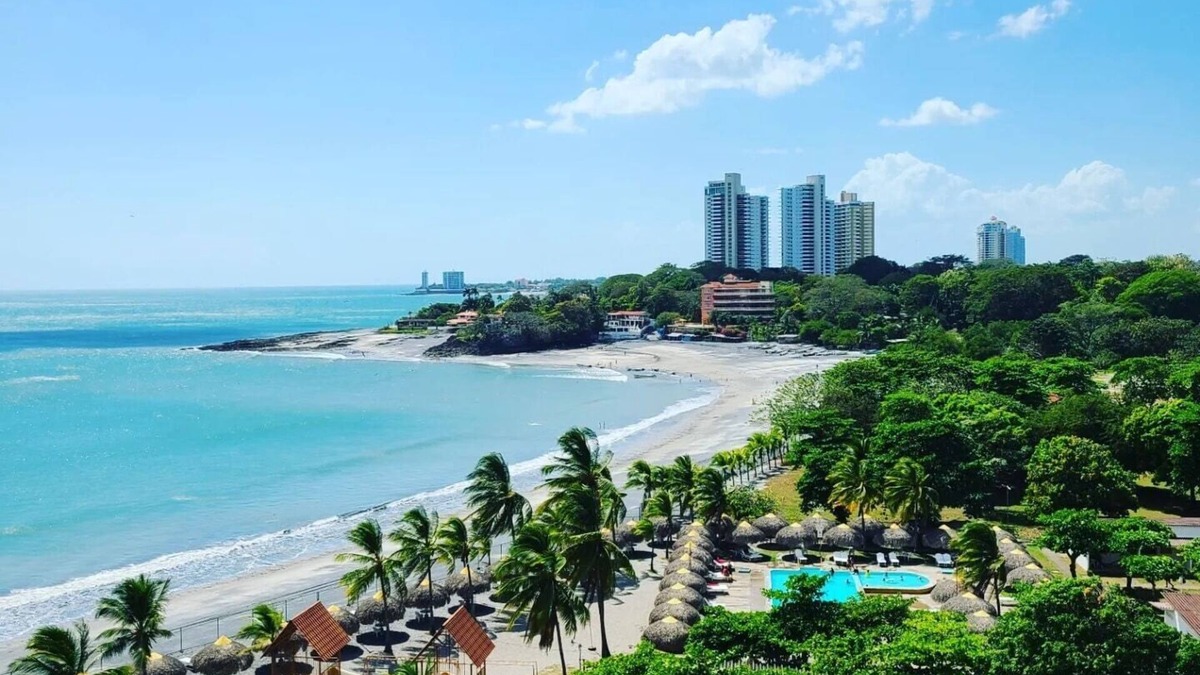 Coloncito Condo | Lovely condo with beach, mountain and pool view.