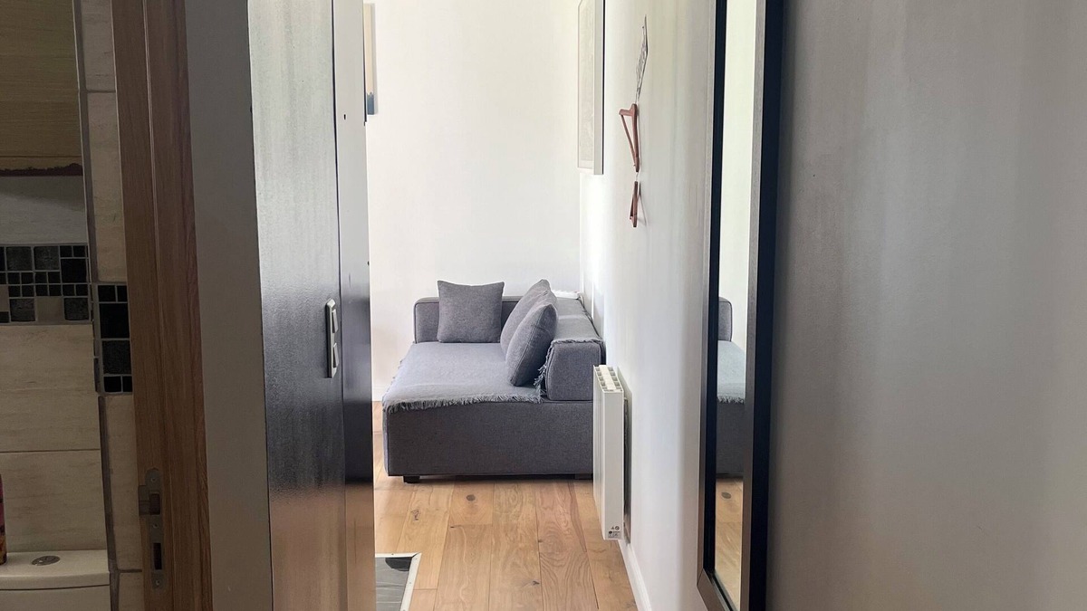 Louvres Apartment | Lovely, cosy apartment with garden and king-size bed, near airport.
