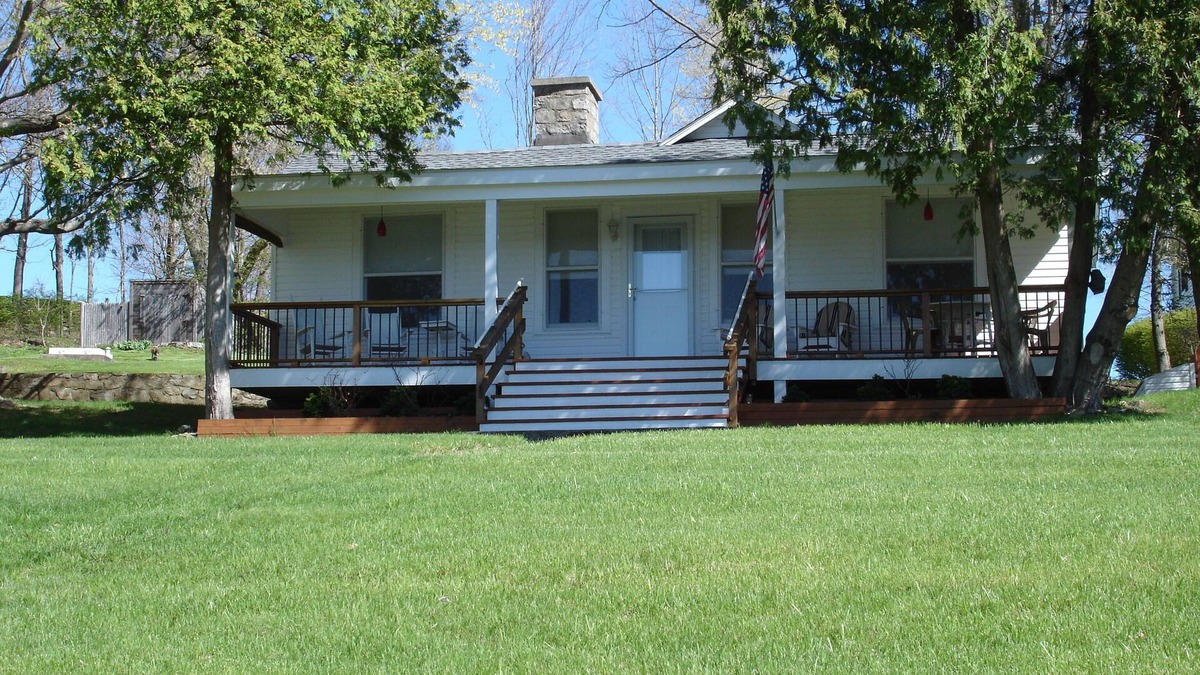 New Preston Cottage | Lovely Cottage, Completely Remodeled Two Bedroom One Bath Can Accommodate Six.