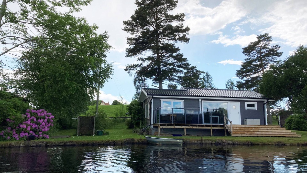 Bankeryd Ski Chalet | Lovely cottage in Bankeryd with a panoramic view of the lake | SE07027