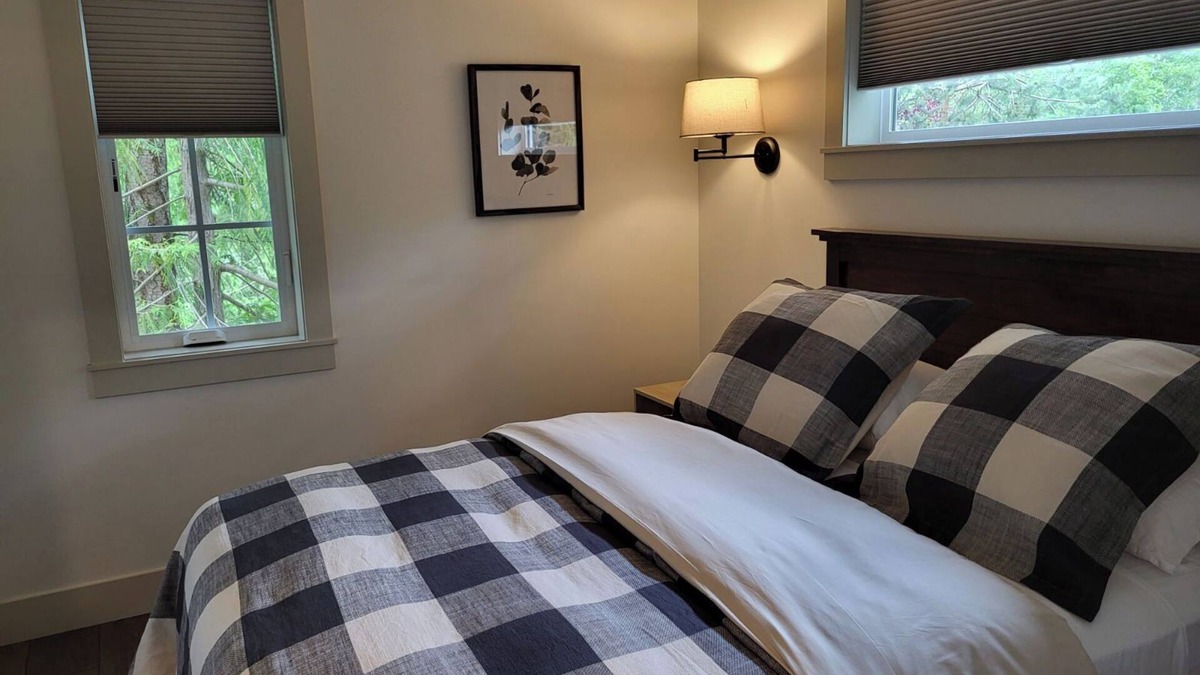 Regional District of Nanaimo Cottage | Lovely cottage set amongst the cedars