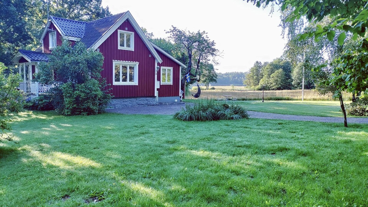 Brakne-Hoby House | Lovely cottage with large terrace by the sea and nature.