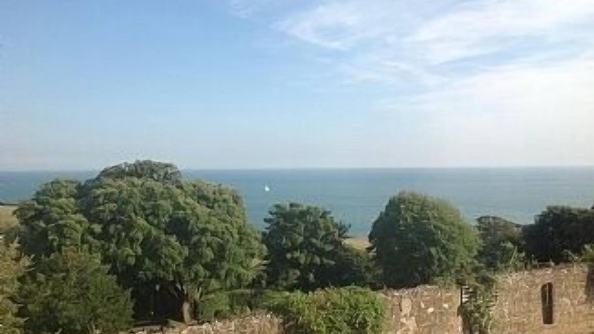 Ventnor Cottage | Lovely Cottage With Excellent Sea Views, Minutes From Beaches & Coastal Path