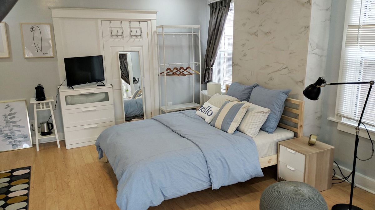 Squirrel Hill South House | Lovely, cozy Beacon guest suite with portable kitchen in Squirrel Hill
